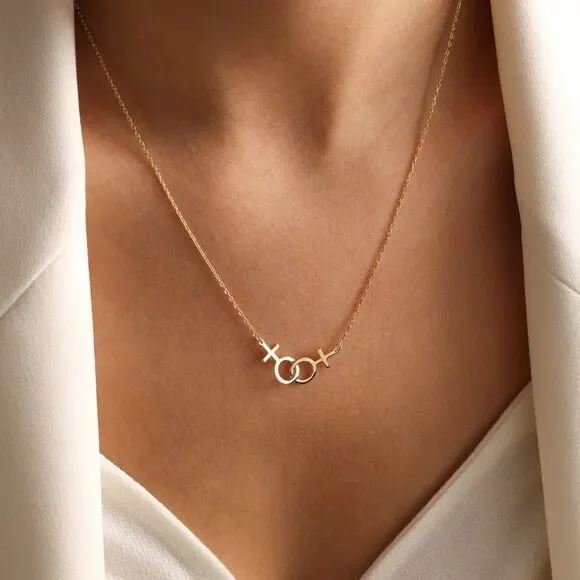 Sideways Interlocking Venus Symbol Necklace in Gold - Picture 3 of 7